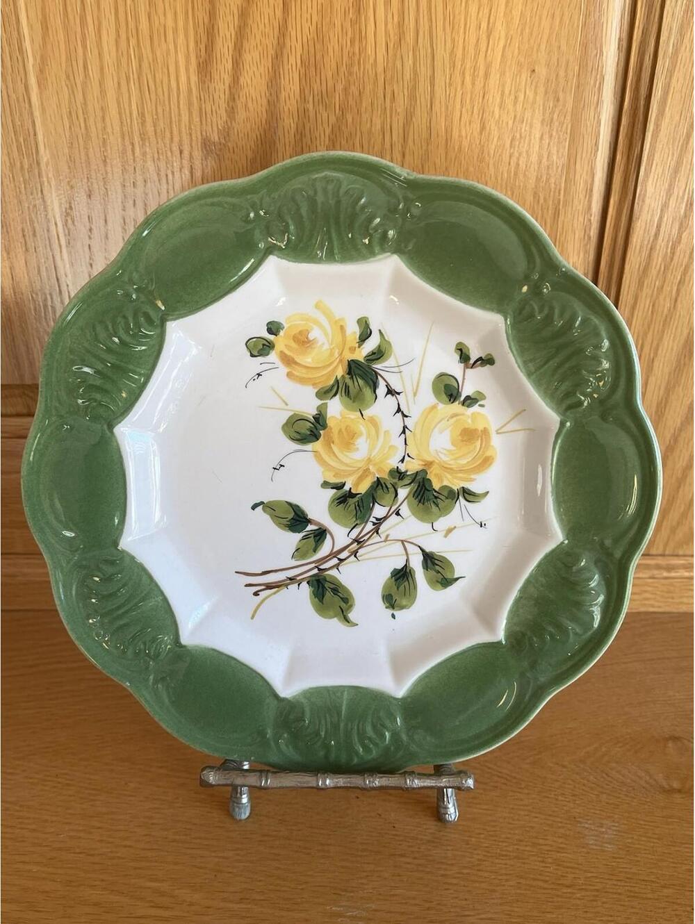 Vintage Majolica Scalliped Edge Plate Italy